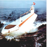  <p>Le mésoscaphe<br class='manualbr' />'Auguste Piccard'<br class='manualbr' />lors de son baptême<br class='manualbr' />le 22 juillet 1964<br class='manualbr' />au large d'Ouchy<br class='manualbr' />© ML / Fonds Auguste<br class='manualbr' />et Jacques Piccard</p>