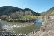  <p>La Sègre prend sa source dans les Pyrénées-Orientales françaises et s'écoule ensuite sur territoire espagnol<br class='manualbr' />en direction de l'Ebre<br class='manualbr' />(© arenysam - Fotolia.com)</p>