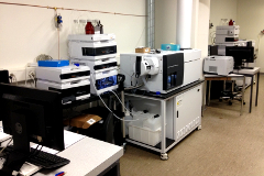  <p><small>Labo d'analyses de micropolluants au SCAV</small></p>