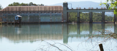  <p>Le Rhône au barrage franco-suisse de Chancy-Pougny<br class='manualbr' />(photo aqueduc.info)</p>