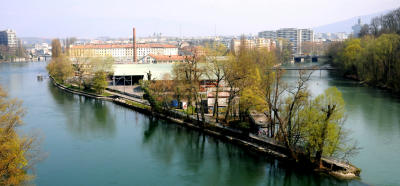  <p>Jonction : un autre mot pour dire, à Genève,<br class='manualbr' />la confluence du Rhône (à gauche) et de l'Arve<br class='manualbr' />(photo : étudiants MUSE)</p>