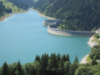  <p>Le Lac de l'Hongrin et son barrage à double voûte<br class='manualbr' />(photo © aqueduc.info)</p>