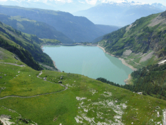  <p>Le lac de Tseuzier, lac de barrage pour l'hydroélectricité, <br class='autobr' />
stocke aussi de l'eau pour l'irrigation, l'enneigement artificiel <br class='autobr' />
et l'approvisionnement en eau potable<br class='manualbr' />(photo : E. Reynard)</p>