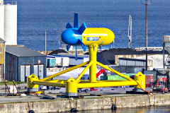  <p>L'hydrolienne Sabella D10<br class='manualbr' />prête à être immergée<br class='manualbr' /><small> (Document Centre Média Sabella)</small></p>