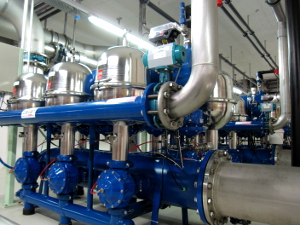  <p><small>Usine de traitement d'eau potable de Lutry :<br class='manualbr' />le Service de l'eau de la ville de Lausanne<br class='manualbr' />alimente également 17 communes environnantes<br class='manualbr' /><i>(photo aqueduc.info)</i></small></p>